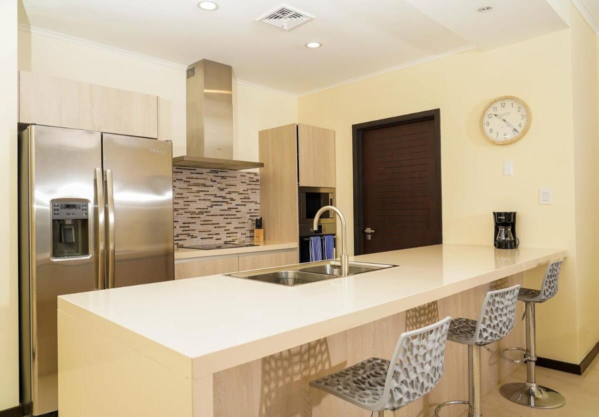 Beautiful Apartment In Eagle Beach Levent Palm Beach Exterior foto